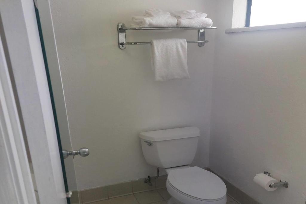 Days Inn & Suites by Wyndham Mountain View - Habitación Con 2 Camas Grandes - No Fumadores