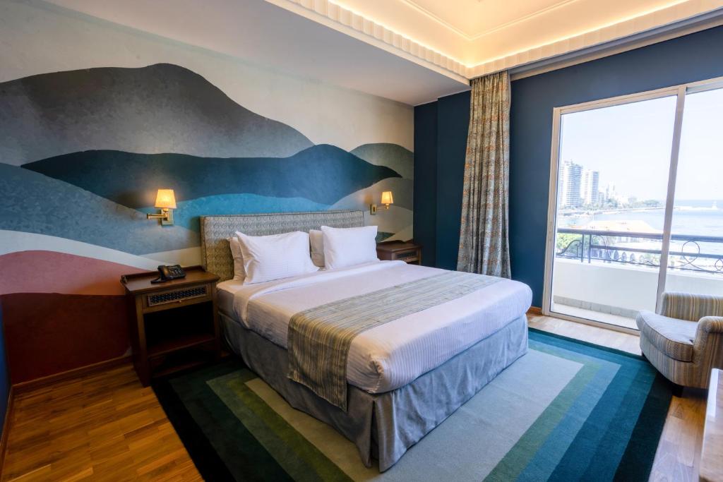 Warwick Palm Beach Hotel - 