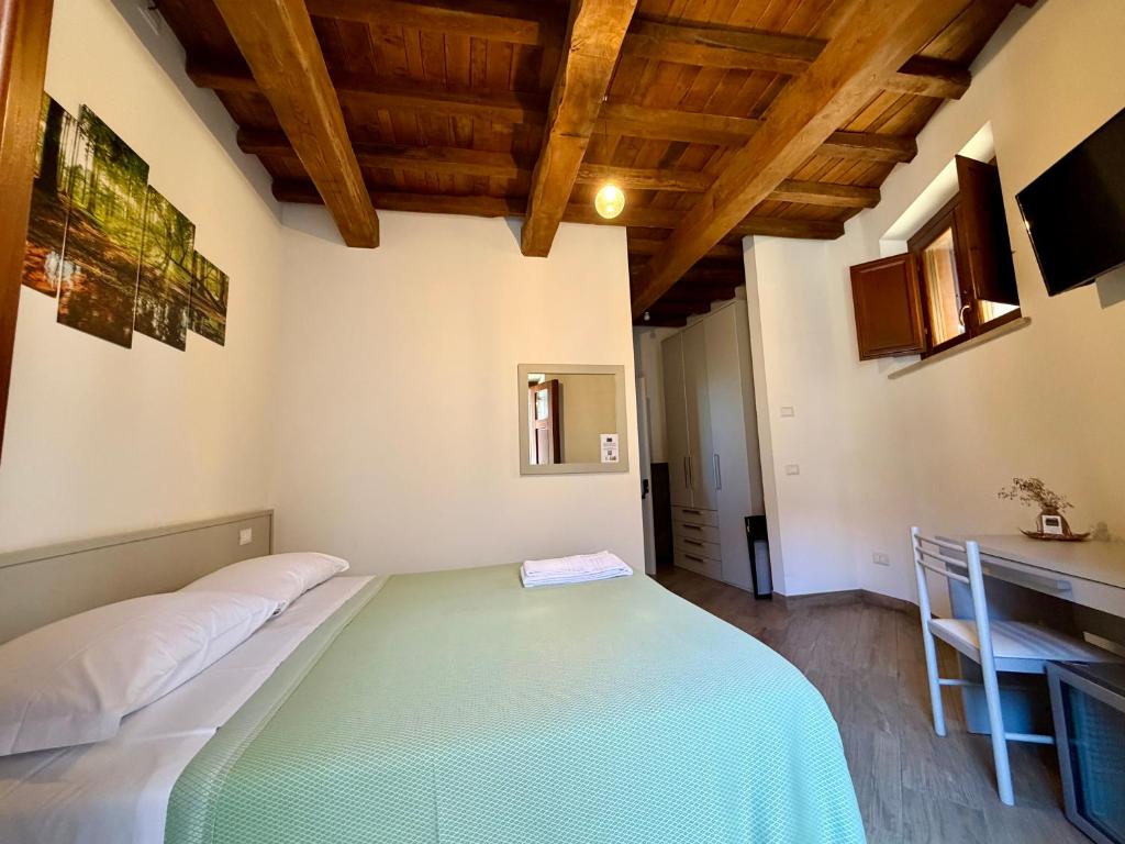 B&B Leofreni Natura - Triple Room With Private Bathroom