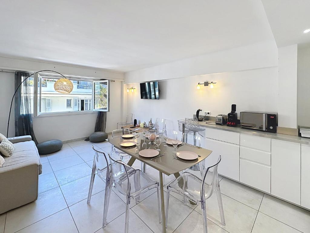 Cannes premium 3 BR 2 bath fully renovated heart of town by Olam Properties