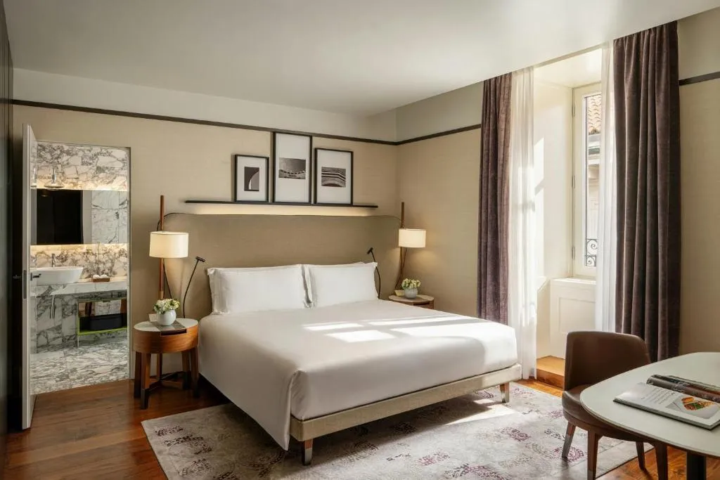 Deluxe Room King