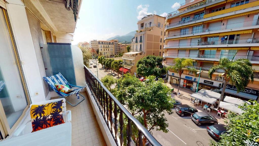 39PP - Agréable 2P plein centre de Menton avec balcon