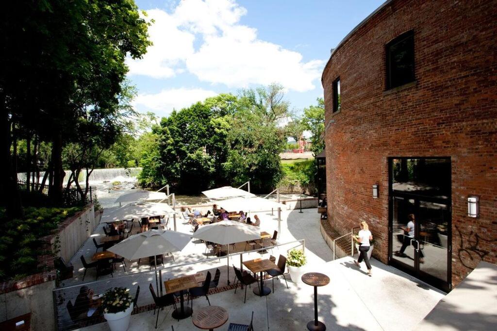 Restaurace v ubytování The Roundhouse