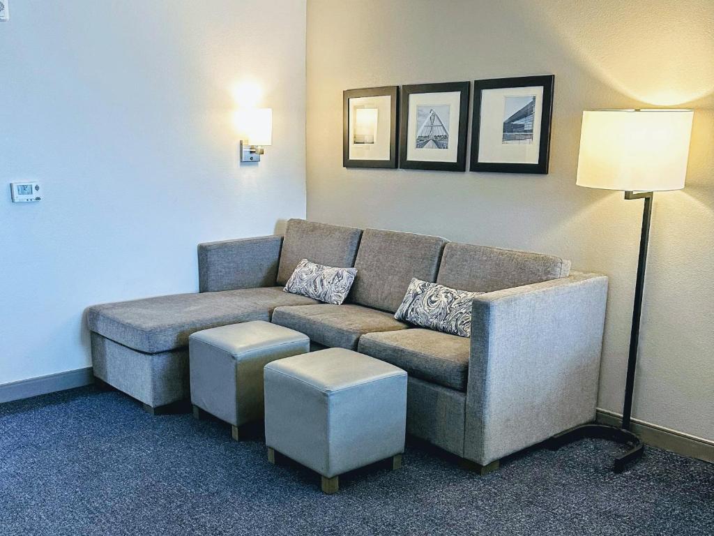 Comfort Suites Scottsdale Talking Stick Entertainment District photo
