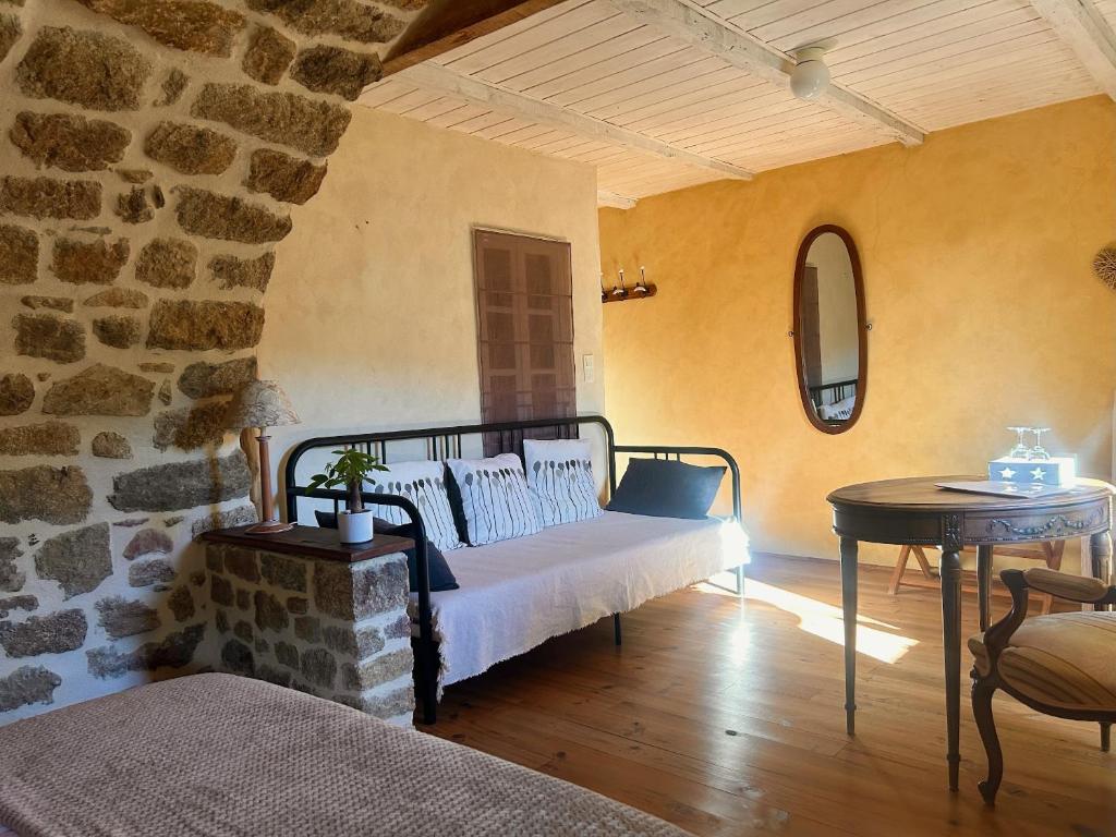 La Calade Chambres d'Hôtes & Espace Bien-Etre - Habitación Doble Con Vistas Al Jardín