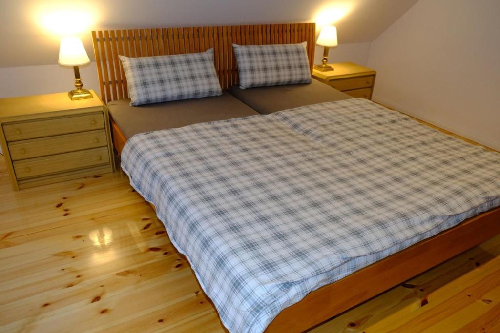 Siedlisko Egniu Agroturystyka nad jeziorem Pojezierze Drawskie - Habitación Familiar