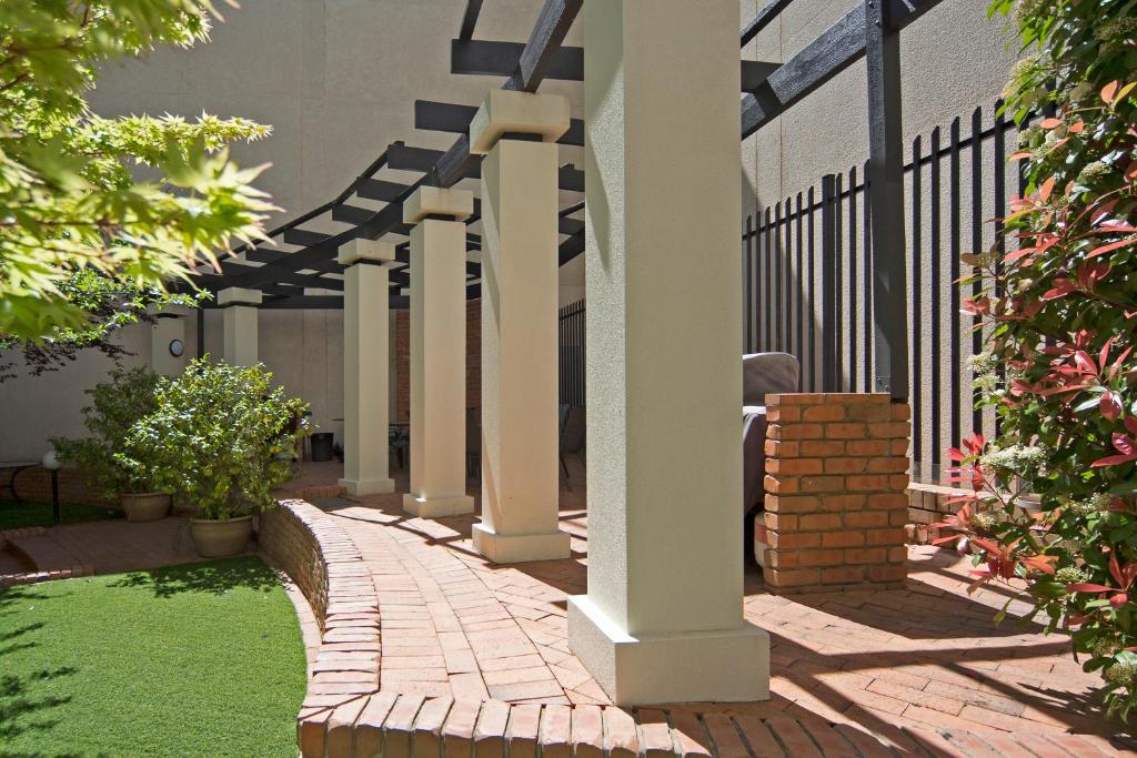 BreakFree Capital Tower Apartments - Resim 23