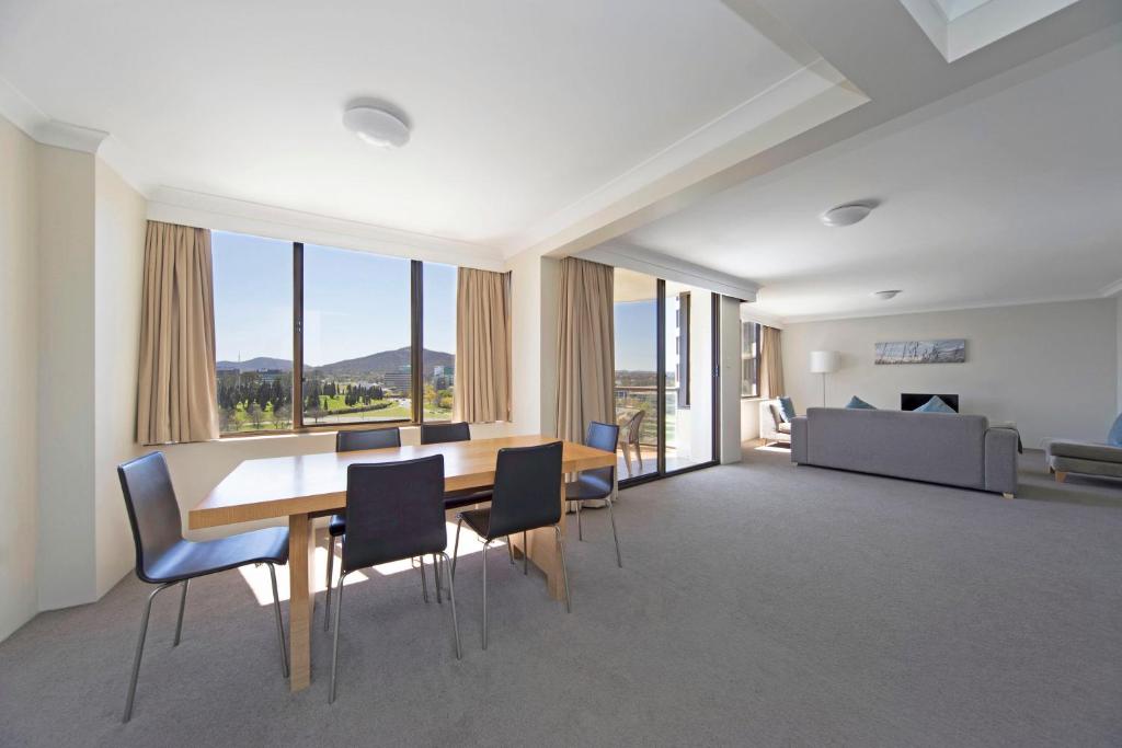 BreakFree Capital Tower Apartments - Resim 18