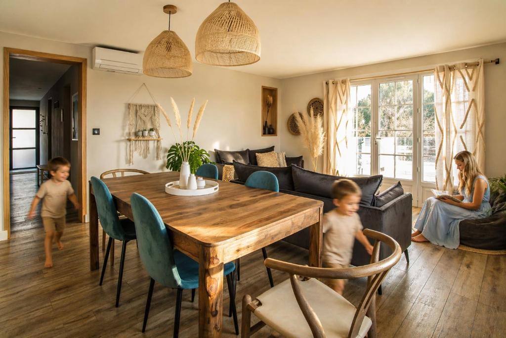 VACATELLA - LA VILLA NONNA, Rez de jardin de 90m2 d'une villa avec terrasse privative de 50m2 et aperçu mer