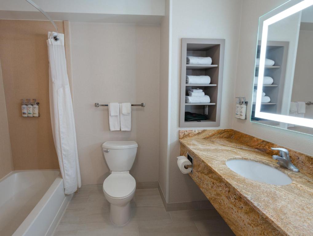 Holiday Inn Express & Suites Logan by IHG photo