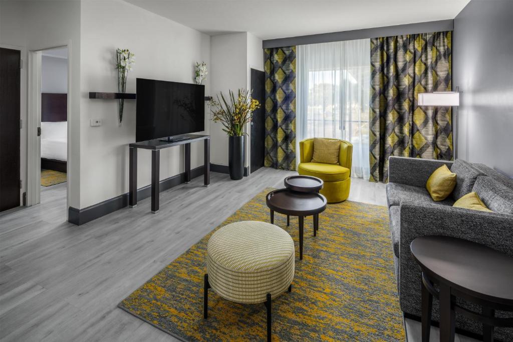 DoubleTree by Hilton Sarasota Bradenton Airport - Suite Met 2 Slaapkamers En Kingsize Bed