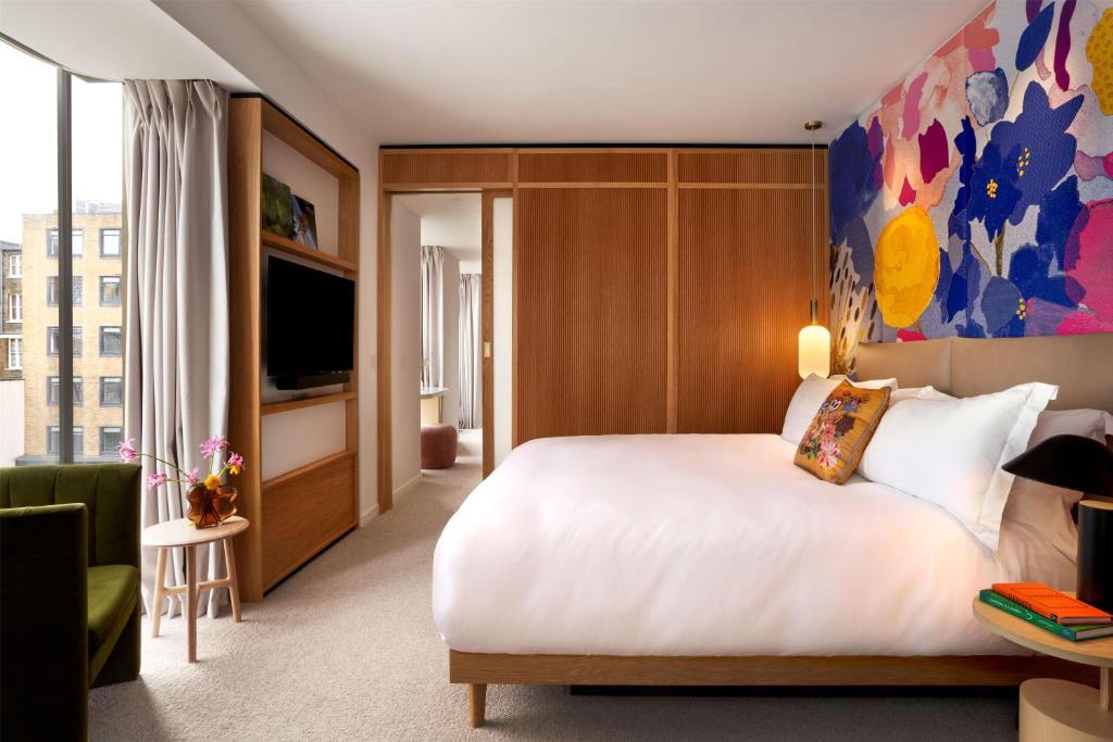 The BoTree London, Curio Collection by Hilton photo