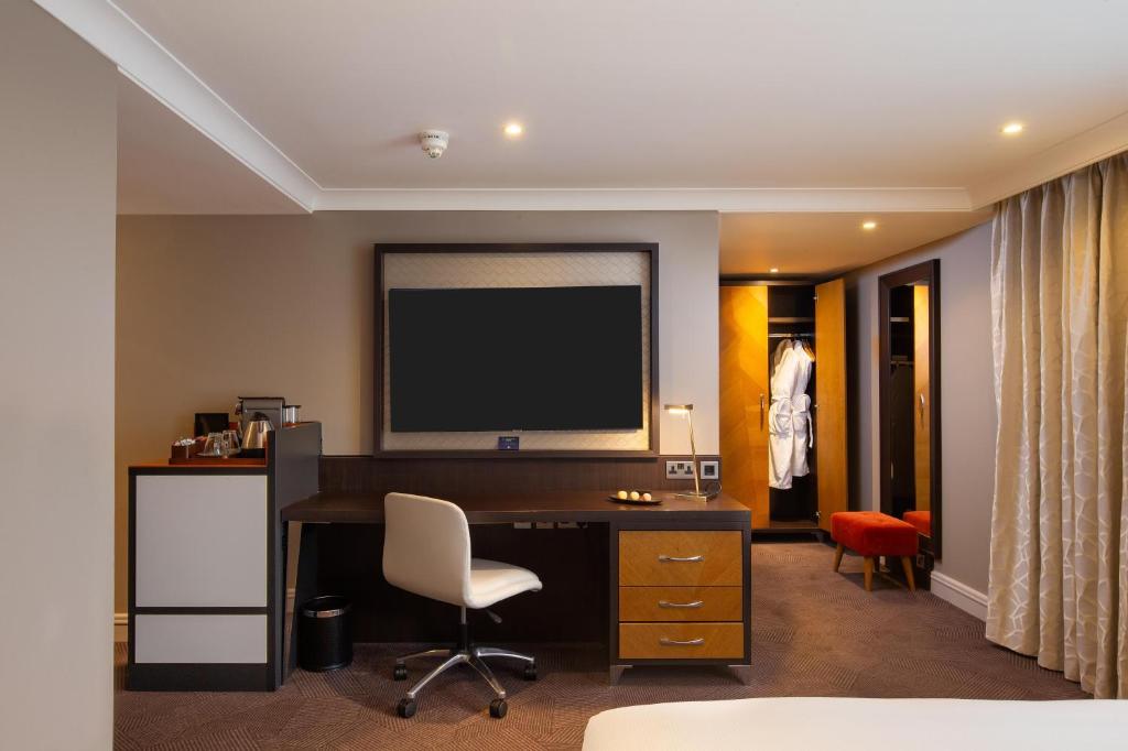 DoubleTree by Hilton London Ealing - 