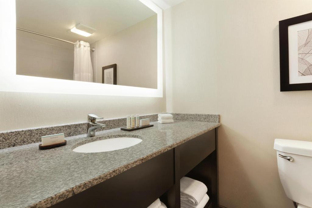Embassy Suites by Hilton Arcadia-Pasadena Area photo