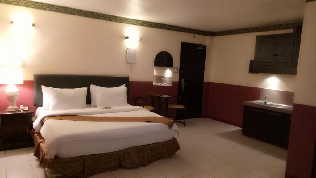 DM Residente Hotel Inns & Villas - Sala De Suite (desayuno Solo Para 1)