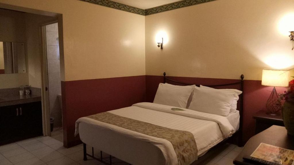 DM Residente Hotel Inns & Villas - Junior Suite (desayuno Solo Para 1)