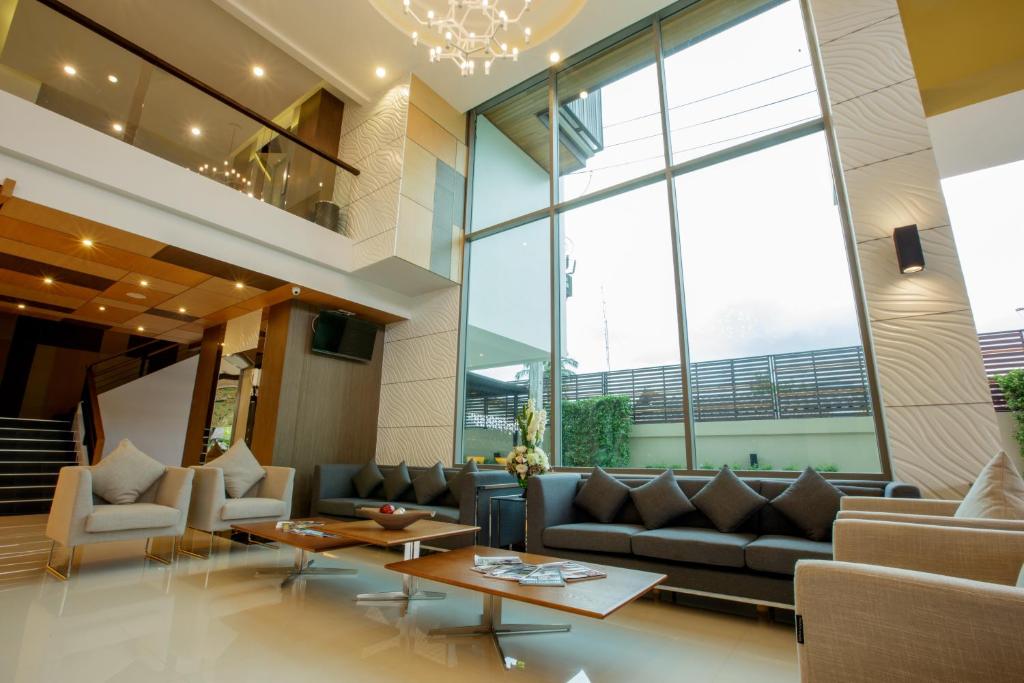 Posezení v ubytování Aqua Resort SHA Plus