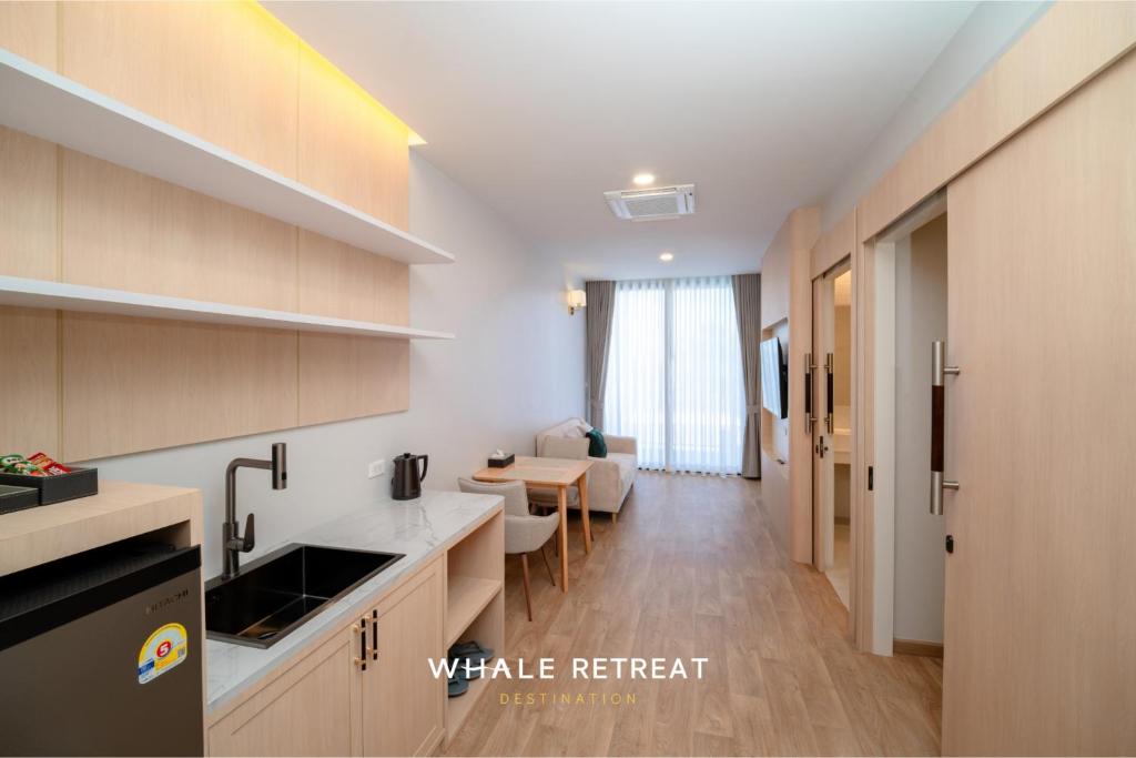 Whale Retreat Destination - Triple Room With Pool View