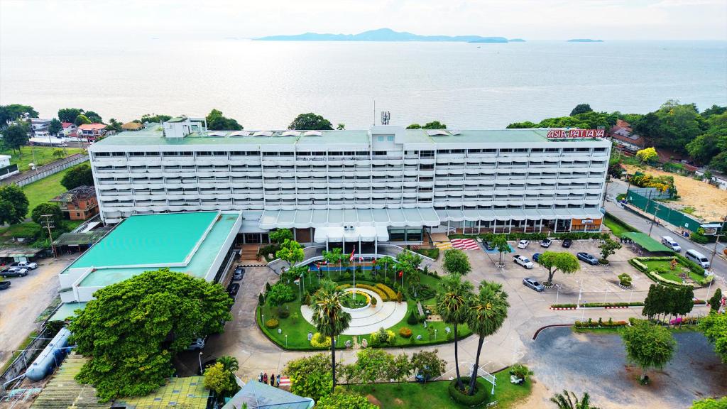 an overhead view of a large building in front of the water at Asia Pattaya Hotel in Pattaya South