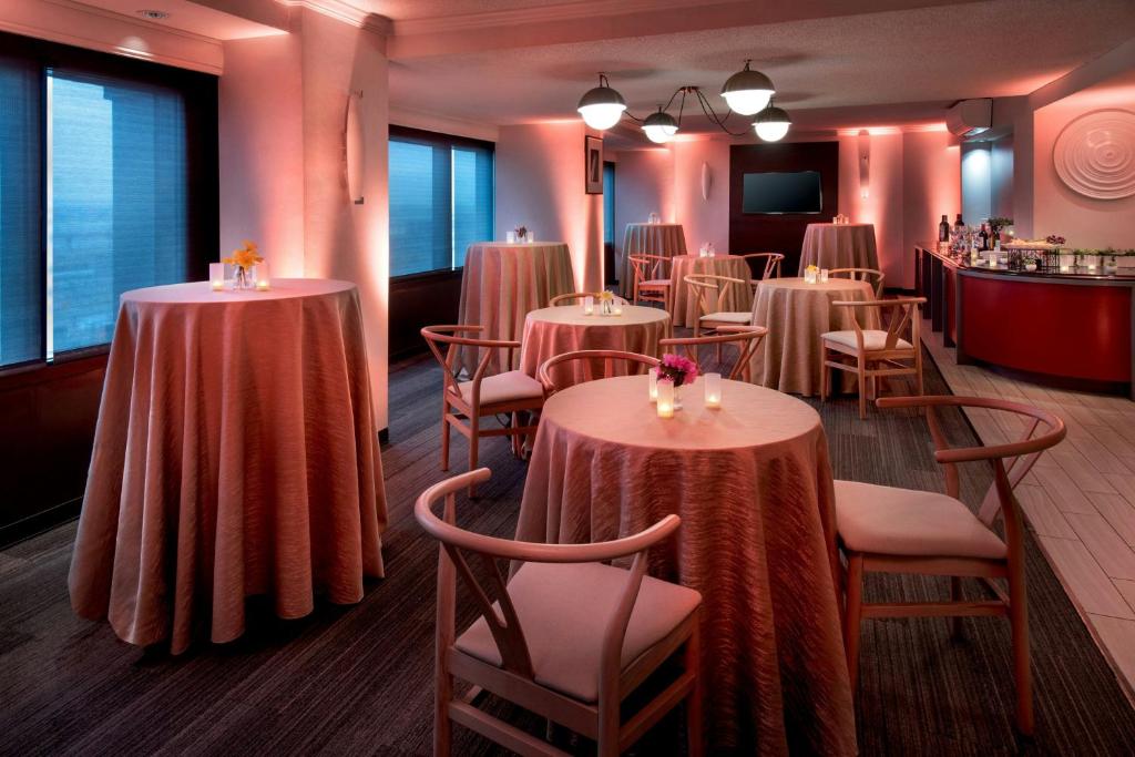 Newark Liberty International Airport Marriott photo