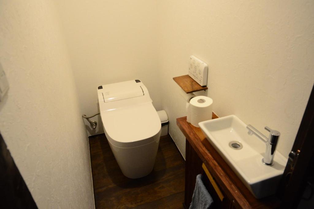 Koupelna v ubytování Guest House KuKu