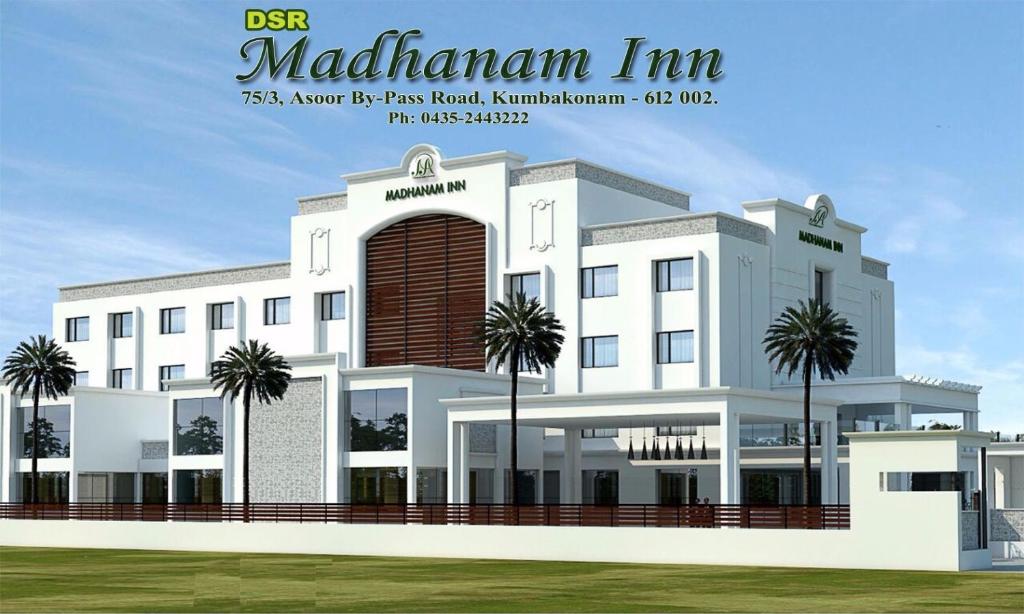 eine Ausstellung des Madrham Inn Hotels in der Unterkunft DsrMadhanamInn in Kumbakonam