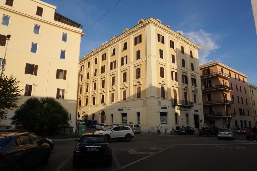 The building in which a vendégházakat is located