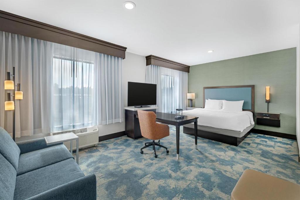 Hampton Inn & Suites Bend photo
