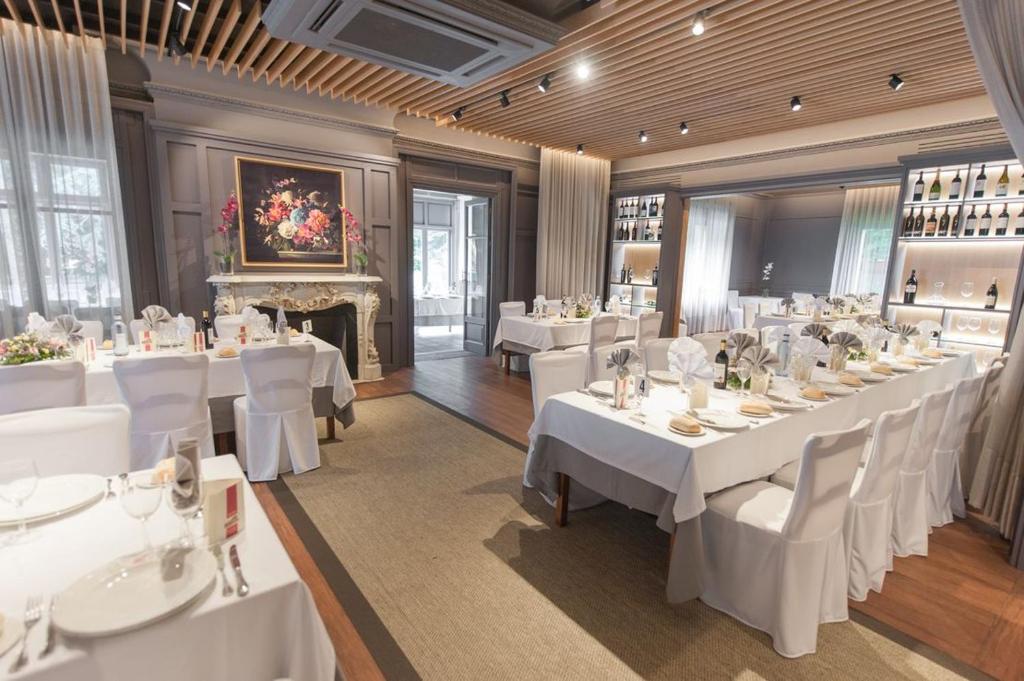 Restaurace v ubytování Hotel Artaza