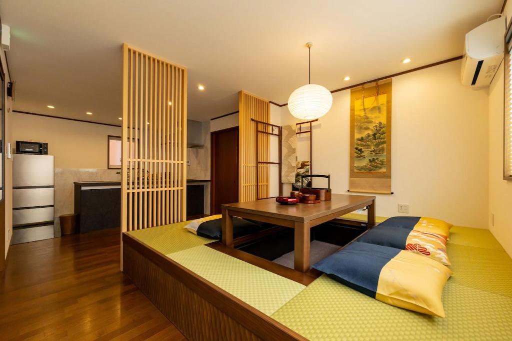 Luxury Japanese Villa丨Family-Friendly丨Fits Groups丨Near Osaka Castle丨450m to Kyobashi丨Rakui