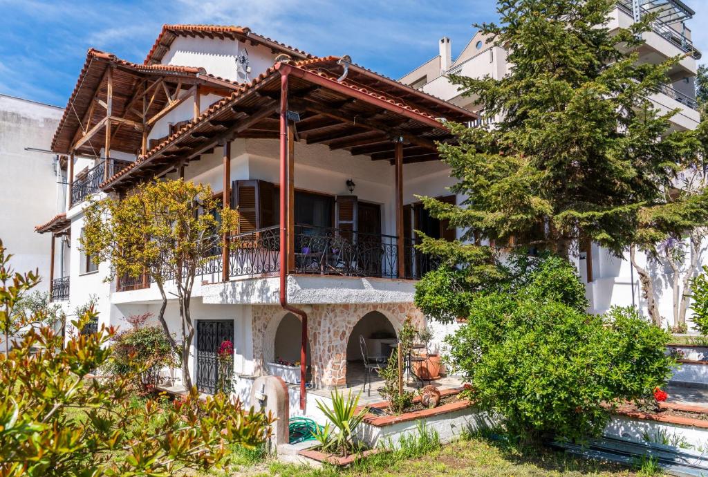 Rustic Cat - Sleeps 8 - Free Parking