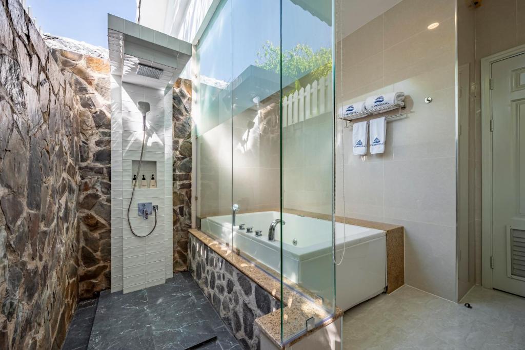 Bungalow Deluxe Nhìn ra Hồ bơi