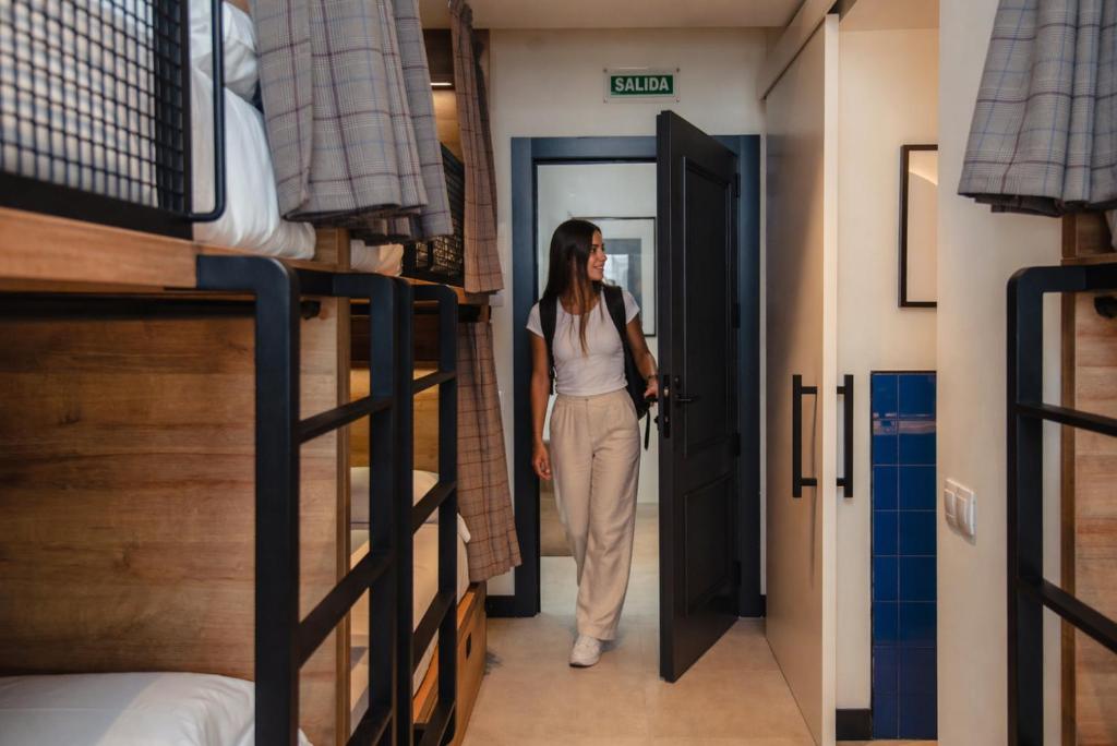 LATROUPE La Granja - Posto Letto In Dormitorio Misto Con 6 Letti