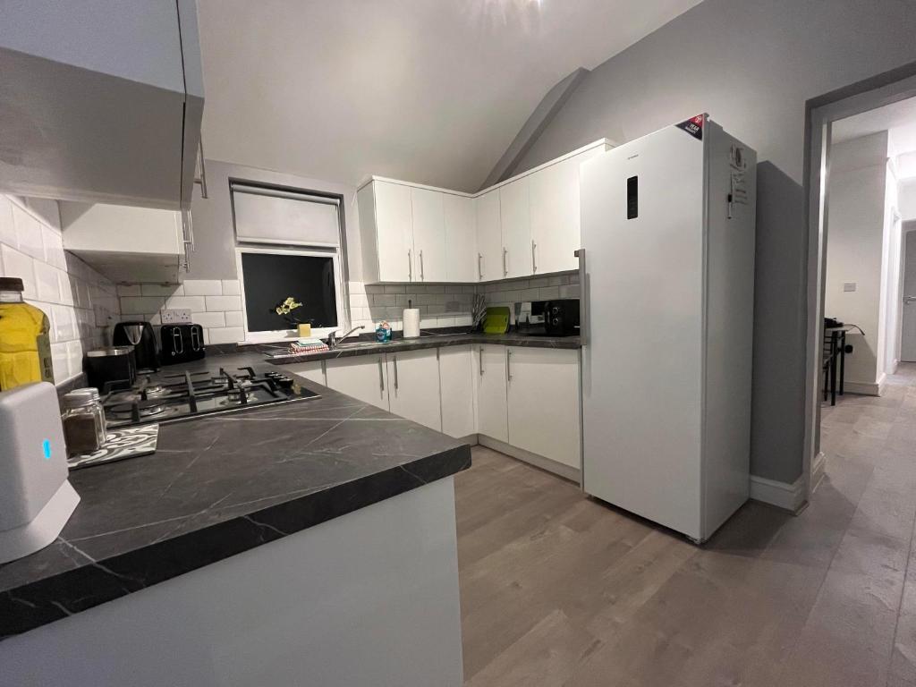 Rowden Street 7 Bed Contractor House in Shotton by Rework Accommodation - Huis Met Vijf Slaapkamers