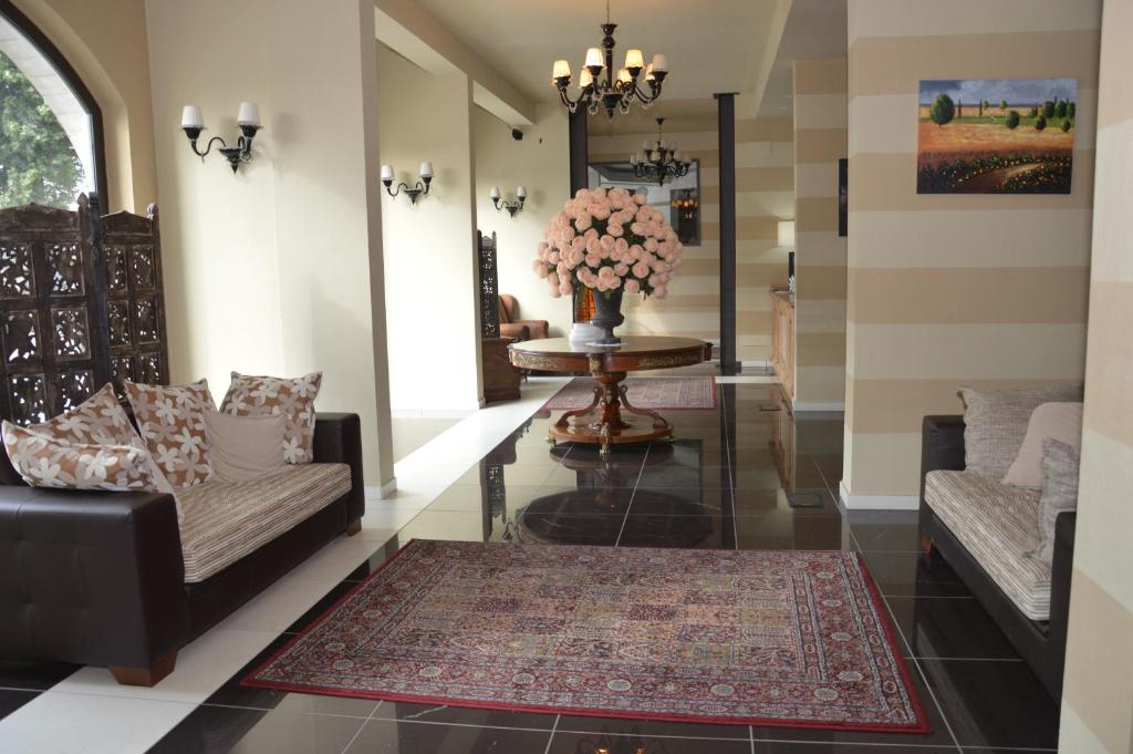 Posezení v ubytování Roccamonfina Palace Hotel