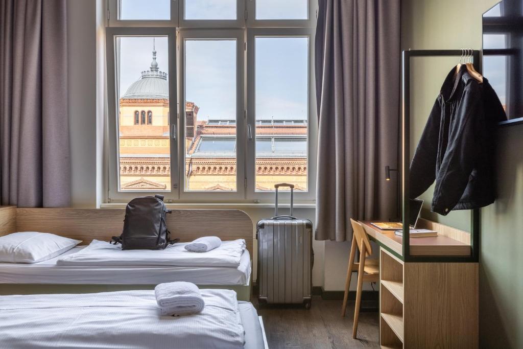 MEININGER Hotel Berlin Mitte - Triple Room