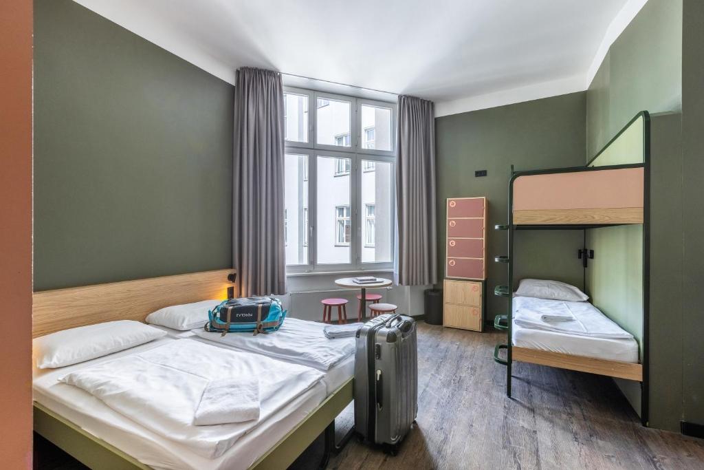 MEININGER Hotel Berlin Mitte - 5-Bed Room