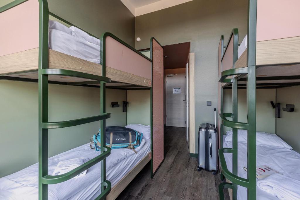 MEININGER Hotel Berlin Mitte - Bed In 4-Bed Female Dormitory Room