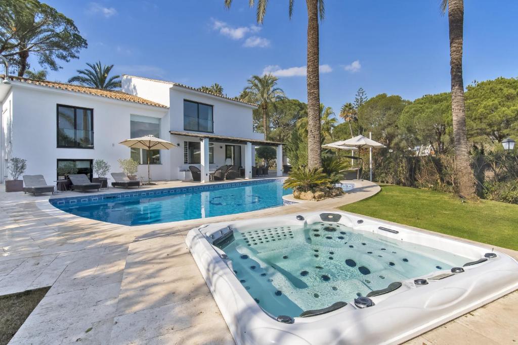 3320 Villa Karma