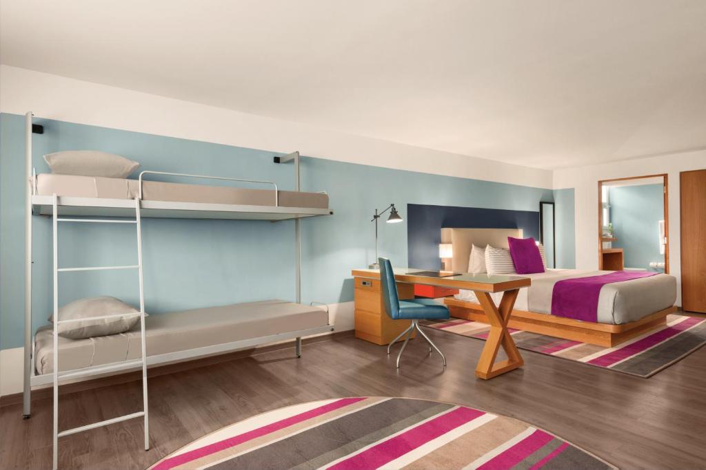 TRYP by Wyndham Isla Verde - 1 King Bed, 2 Bump Beds, Family Suite