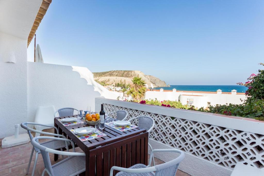 Casa 76 Luz Bay Club by CoolHouses