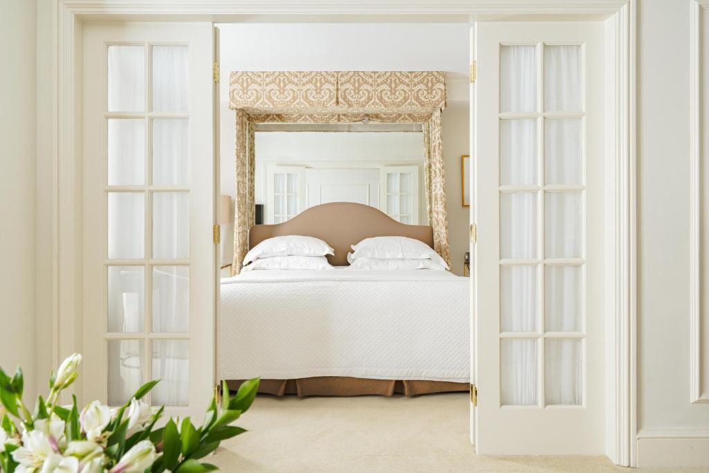 The Eliot Hotel photo