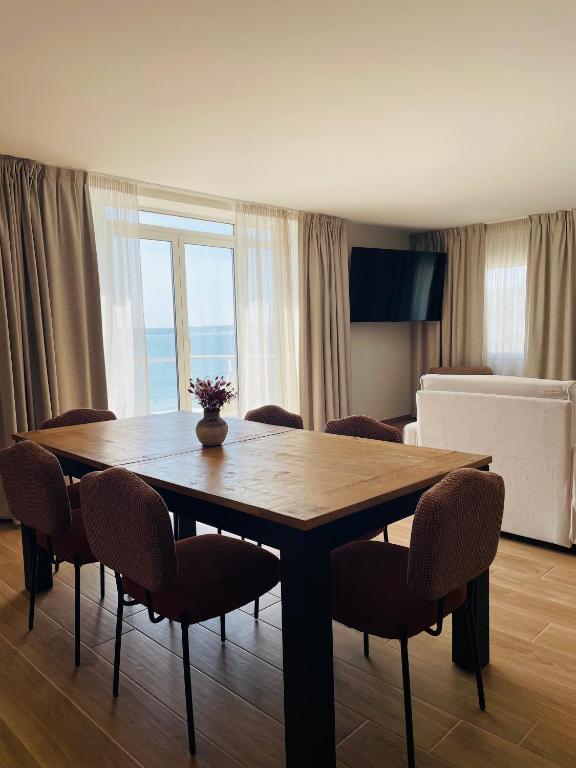 Les Sables Blancs - Suite With Balcony And Sea View