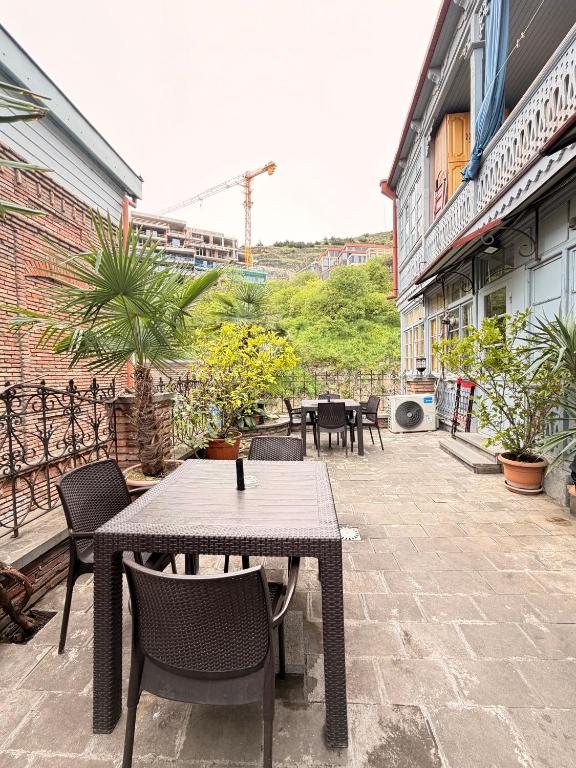 لابی و فضای عمومی Old Tbilisi apartment - تصویر ۵