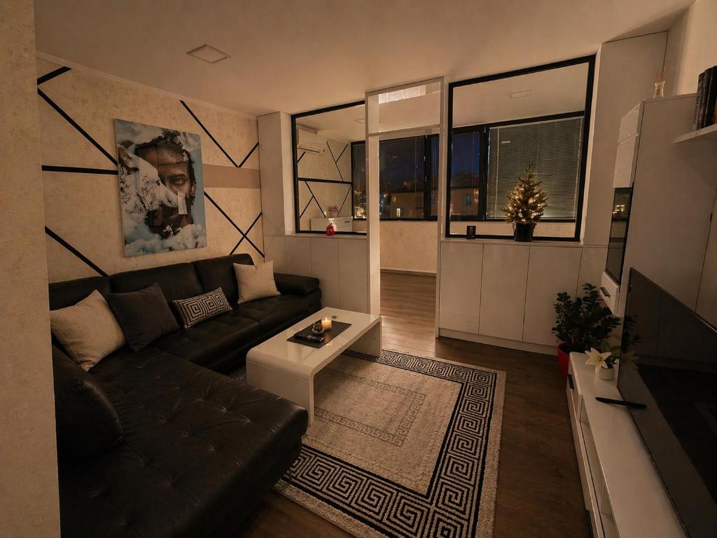 Ninche's Penthouse - free private parking - Apartamento De Un Dormitorio