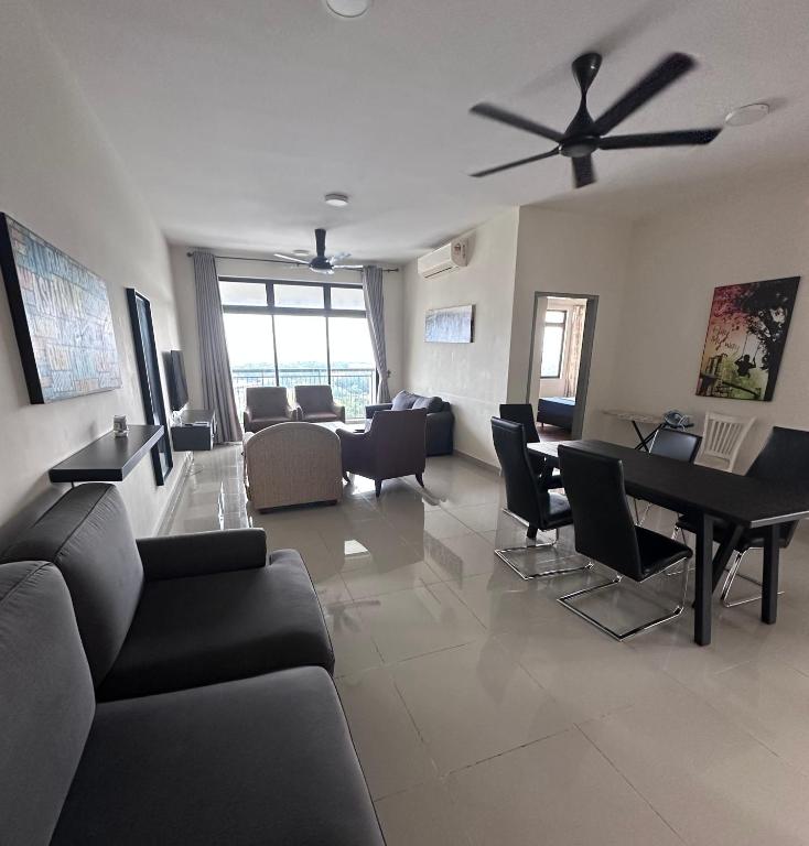 Ayer8 Putrajaya Guesthouse - Apartment With Lake View