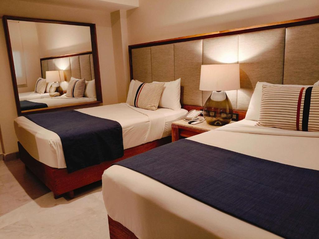 Park Royal Mazatlán - Deluxe Suite With Two Double Beds