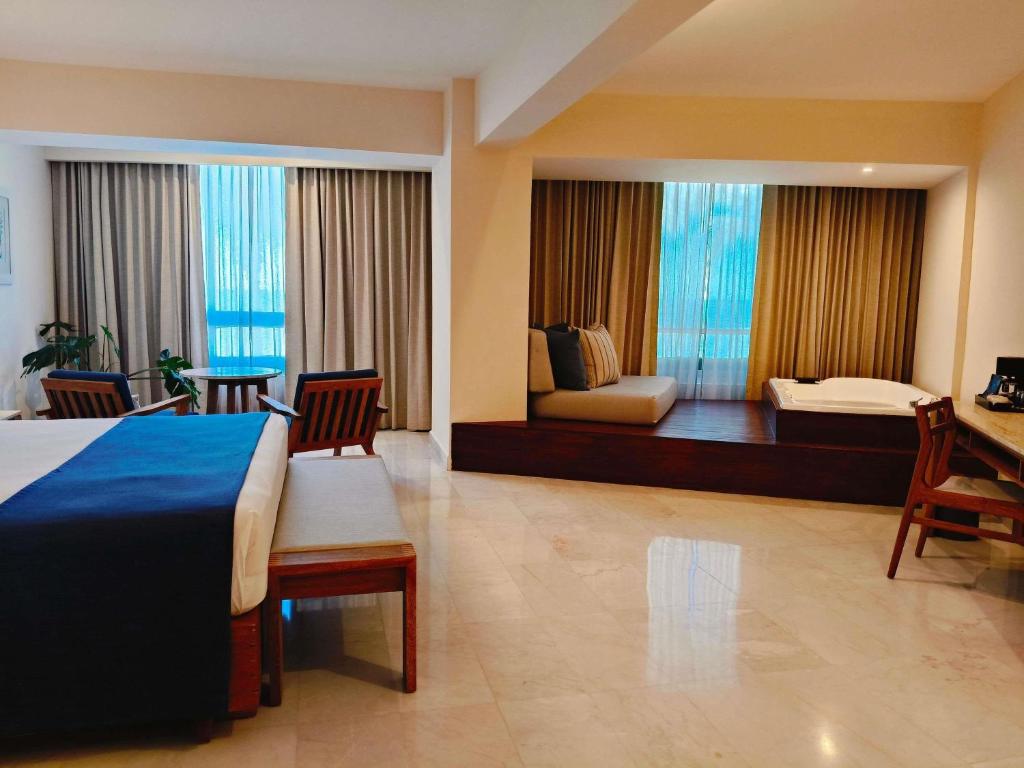 Park Royal Mazatlán - Superior King Room With Ocean View