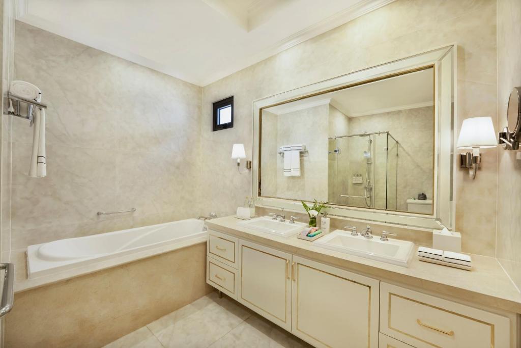 Biệt Thự 2 Phòng Ngủ Có Tầm Nhìn Ra Hồ Và Hồ Bơi Riêng