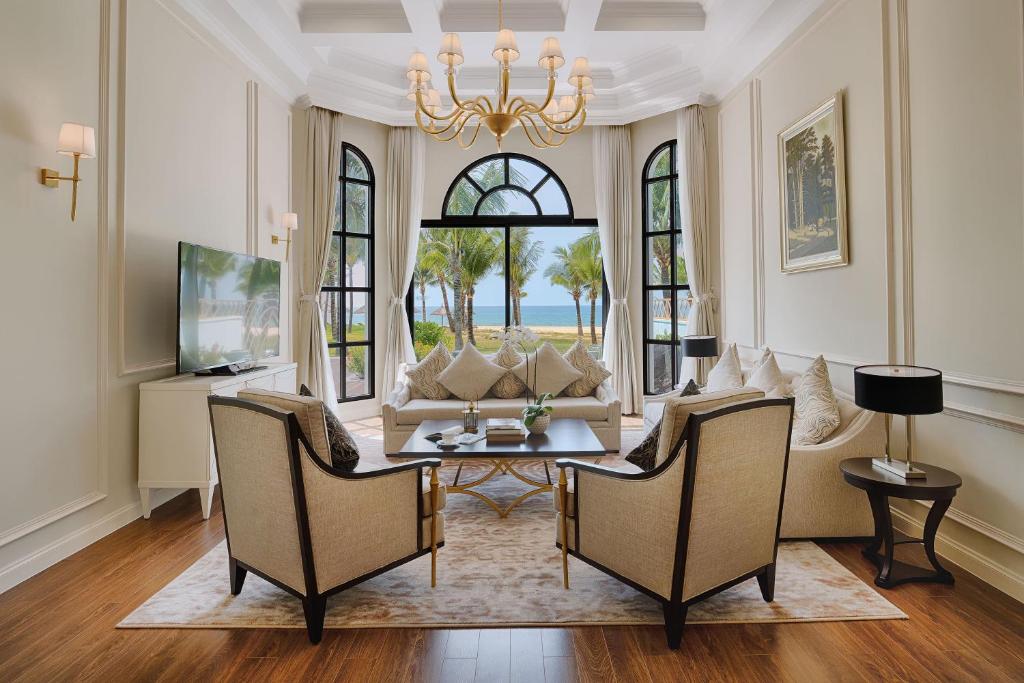 The Level Three-Bedroom Villa with Ocean View and Private Pool